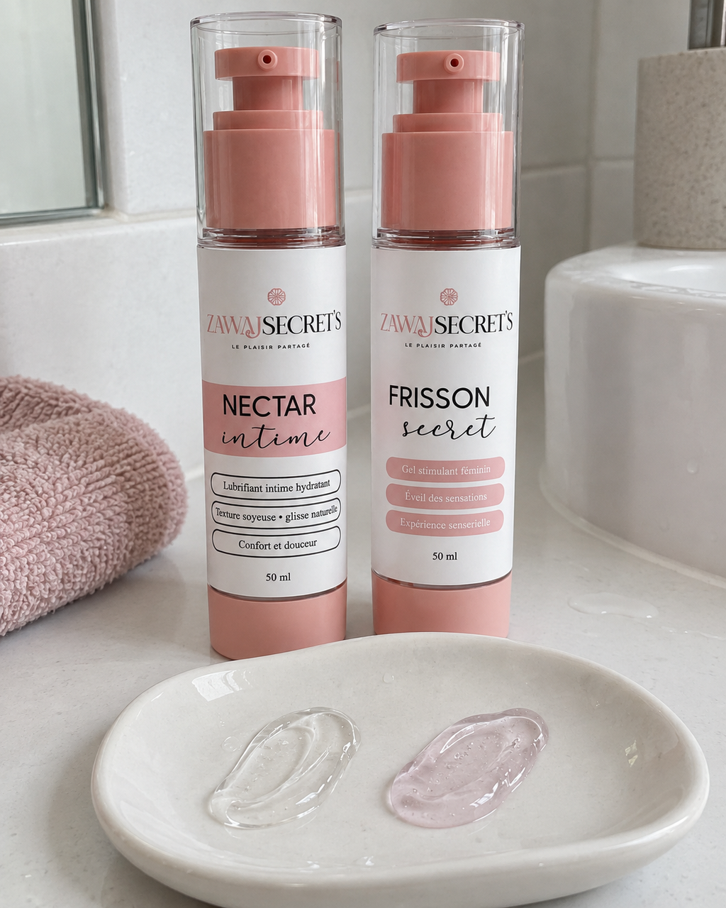 Textures du Duo Apothéose : gel transparent Nectar Intime et gel rose-violet Frisson Secret