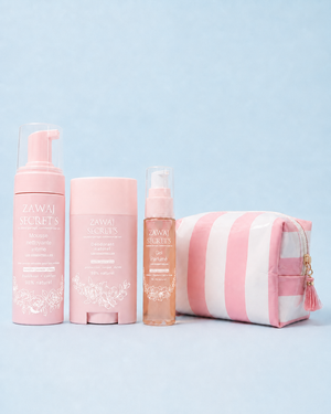 Trio Les Essentielles Zawaj Secret's avec mousse rose intégral, fond bleu ciel