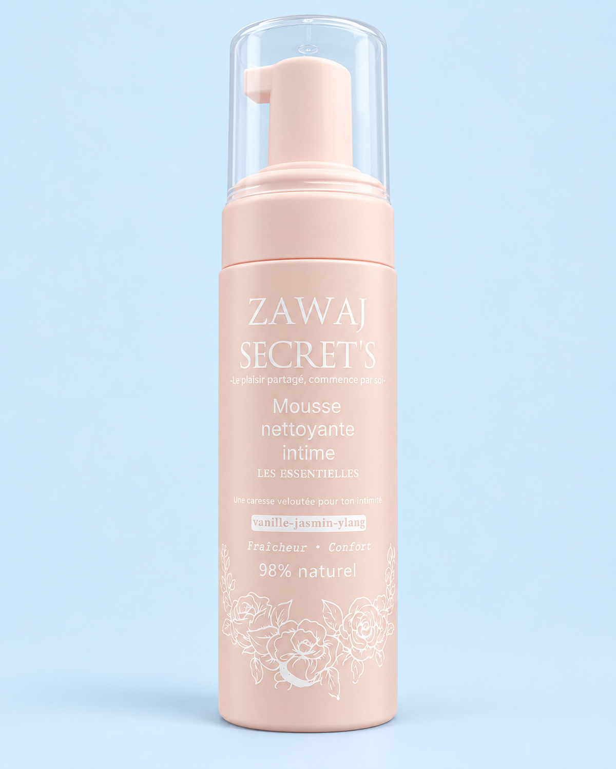 Mousse nettoyante intime Zawaj Secret's rose intégral, pompe rose et impression blanche nette, packshot Full HD sur fond bleu ciel